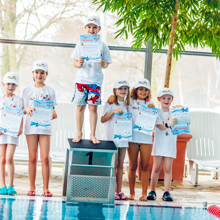Kids auf Schwimmkurs