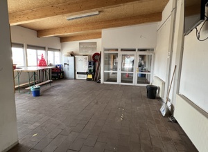 Tische und Stühle für TSVO Multifunktionsgebäude