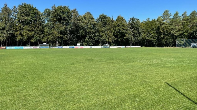 Flutlichtanlage für die Jugendsportanlage