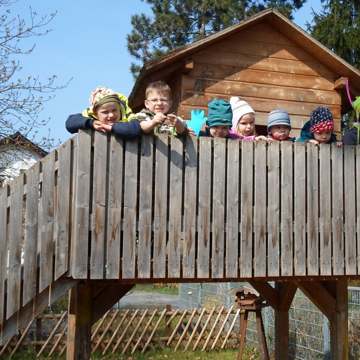 neues Baumhaus für die ev. Kita Leeheim