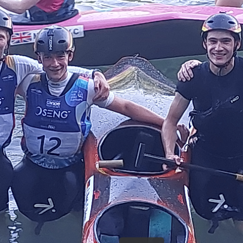 Wildwasserkayaks für Sport-Jugend des Kanu-Club München