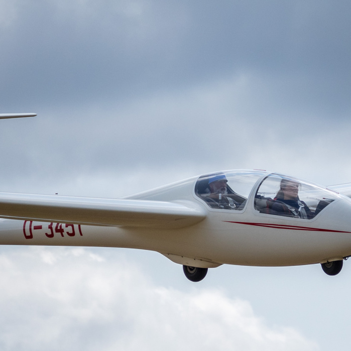 Unser Flugzeug braucht einen neuen Anstrich!