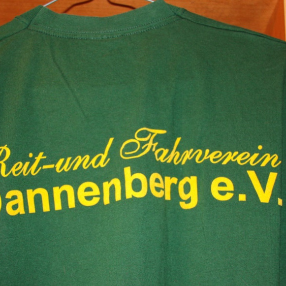 Grüne Jacken für die Reiter aus Dannenberg
