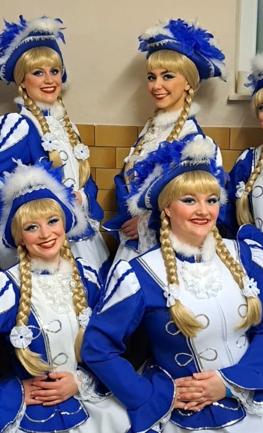 Neue Tanzsportkostüme für unsere Funkengarde
