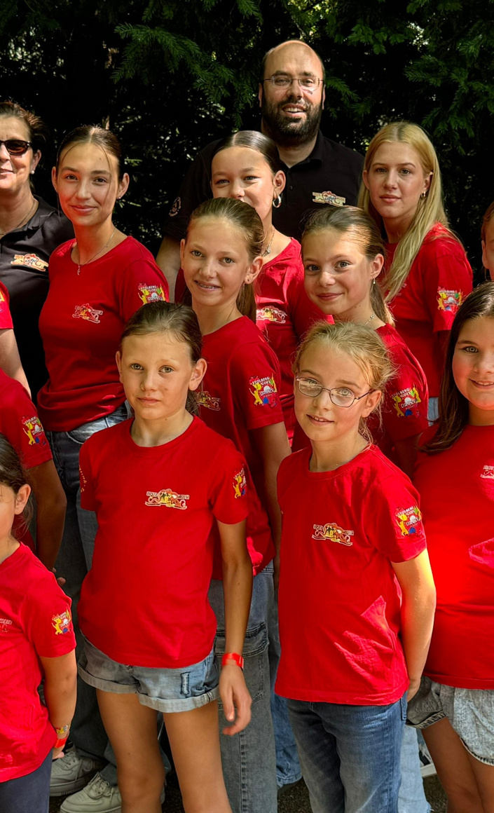 GUT GEKLEIDET 2024