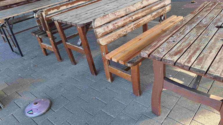 Stockschützen Karlshuld - Biertischgarnituren erneuern