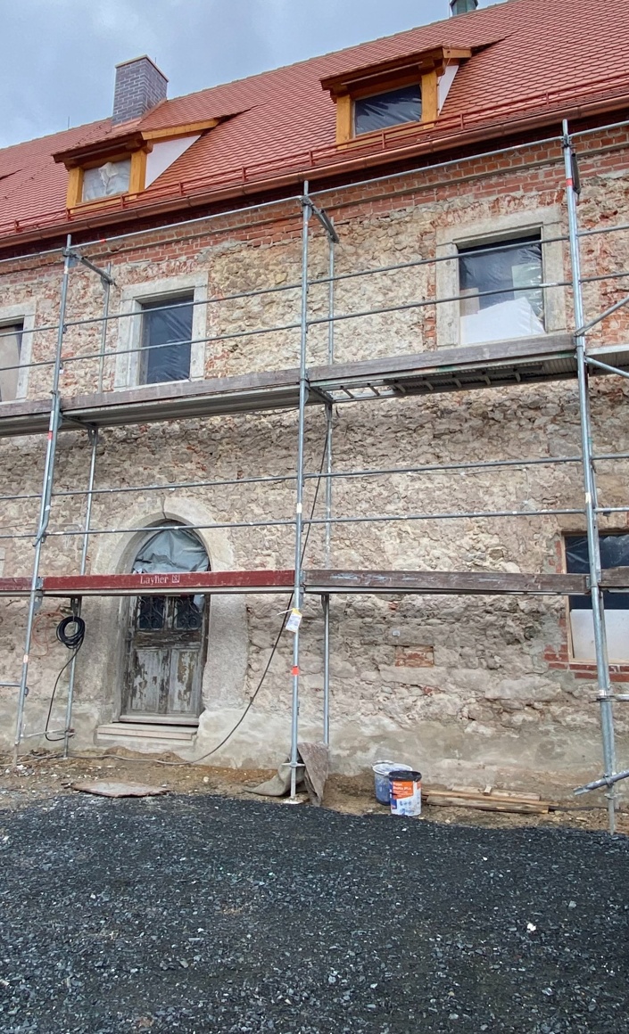 "Freunde Kooperatorenhaus Beidl e.V." errichten Biergarten/ Dorftreff
