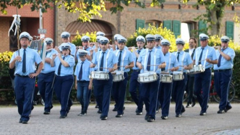 Trommler- u. Pfeifercorps "Edelweiß" Langbr.-Harzelt - neue Uniformen