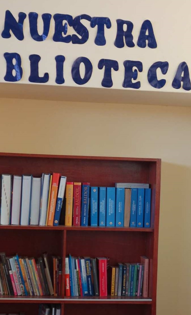 Schulbibliotheken für peruanische Bauerndörfer