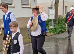 Lasst uns nicht im Regen stehen... Regenjacken für unseren Musikverein