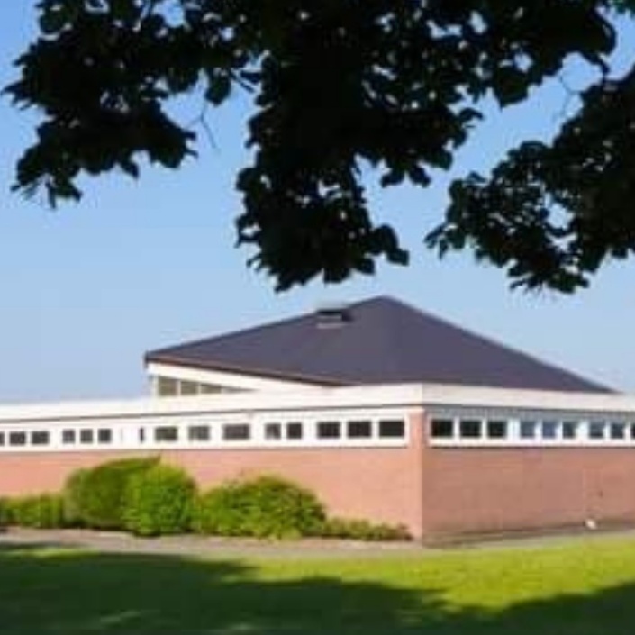 Wir möbeln unsere Halle in Nörde auf!