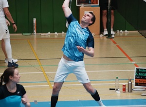 Ballgeld für die Badminton-Abteilung des TV Metjendorf