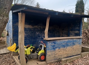 Neuaufbau einer Gartenhütte für den Kindergarten NestWerkstatt