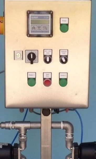 Dosierautomat zum Heiß- und Kaltabfüllen von Fruchtsäften