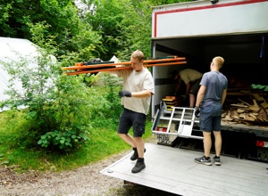 Neue Bierzeltgarnituren fürs Pfadfinder Sommerlager