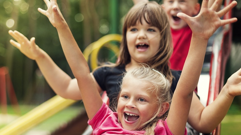 Familienzeit am Spielfeldrand - Spielplatz für unsere kleinen Helden