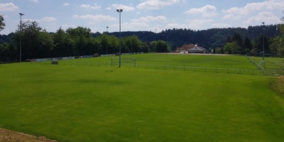 Sportplatz/BALLFANG/Fußweg/Schutzzaun