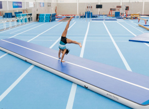 Airtrack für die Turnerinnen des SC Einigkeit Gliesmarode