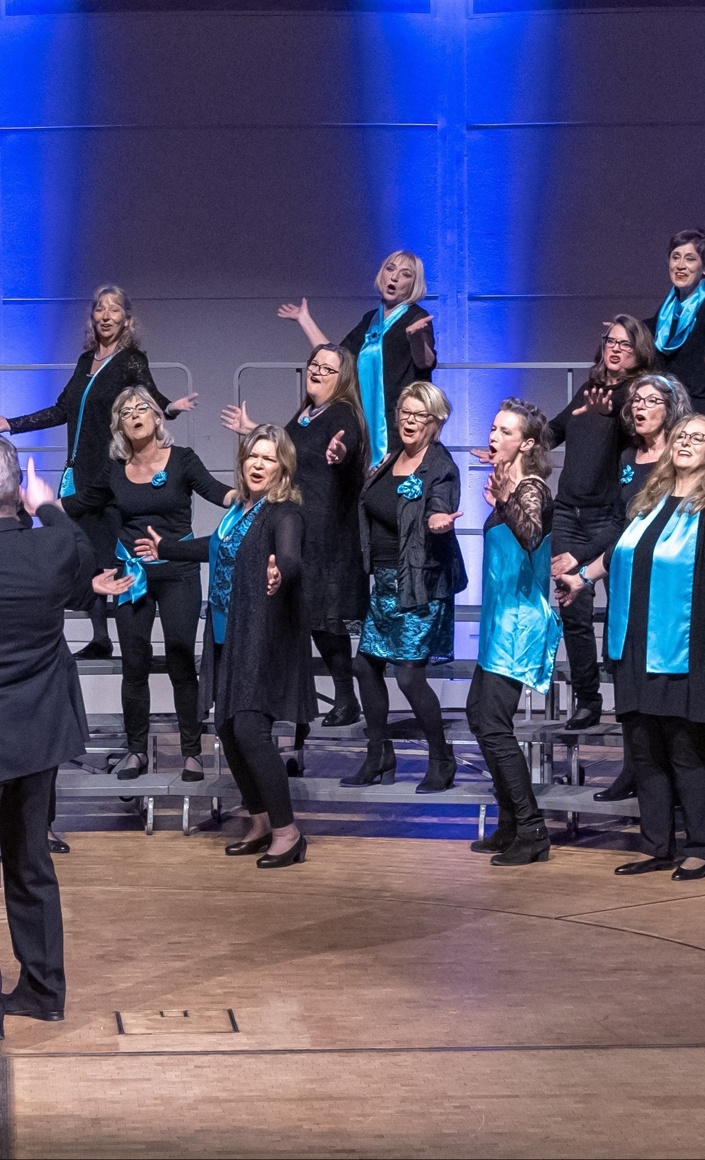 Neue Chorpodeste