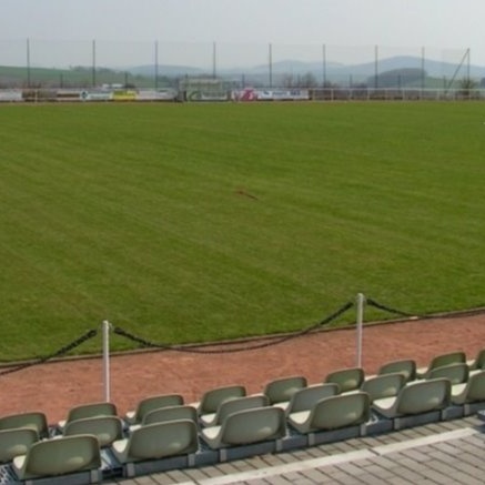 Instandsetzung Rasenplatz Berglandarena
