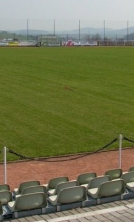 Instandsetzung Rasenplatz Berglandarena