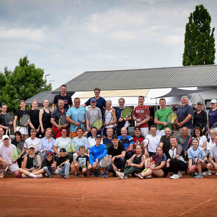 Bei Regen oder Sonne: Eine Schutzhütte für unseren Tennisverein