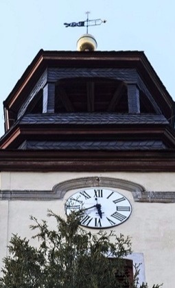Neuer Farbanstrich für den Kirchturm Rüdersdorf