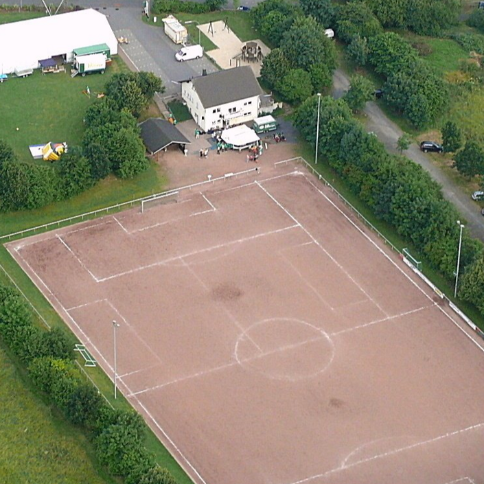 Sanierung der Sportanlage Girkenroth in einen Kunstrasenplatz
