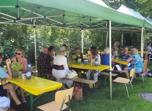 Erstellung eines Barfußpfades für Mitglieder und die Öffentlichkeit