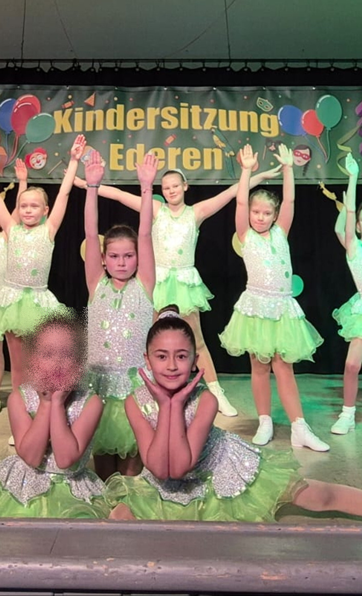 Kostüme für die Tanzmariechen Ederen