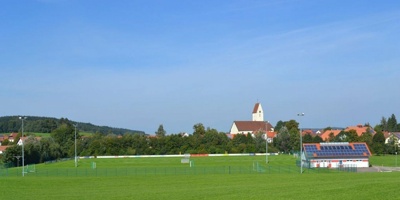 Defibrillator und Erste Hilfe Koffer