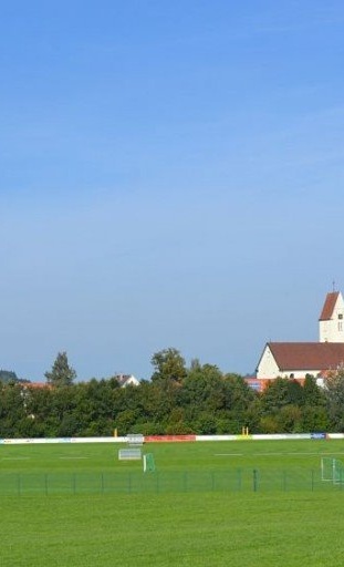 Defibrillator und Erste Hilfe Koffer