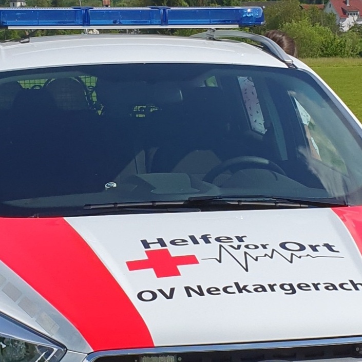 Defibrillator mit EKG und Pulsoxymeter für die HvO