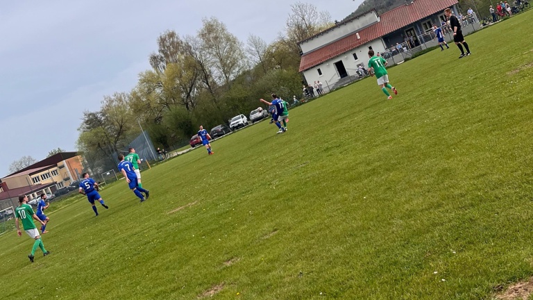 SV Pretzfeld - Mähroboter für die Platzpflege