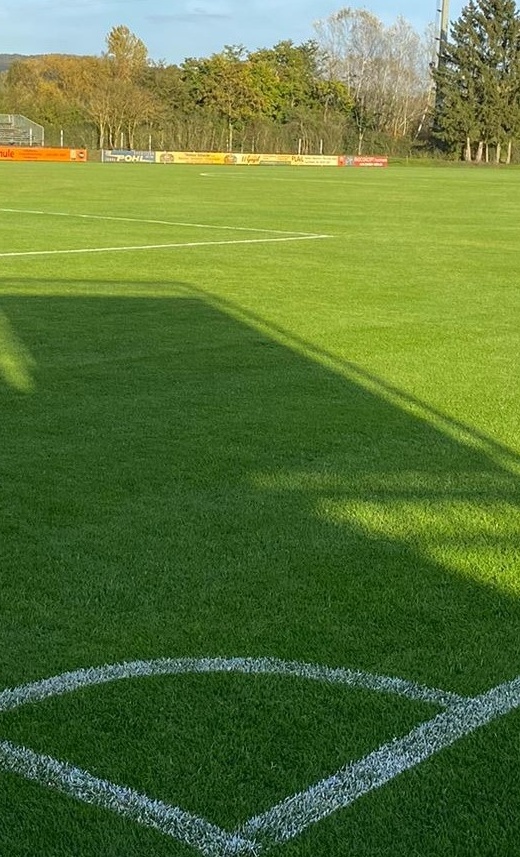 Aufsitzmäher für Rasenspielfelder