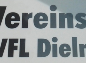 Spielerkabinen Trainerbänke