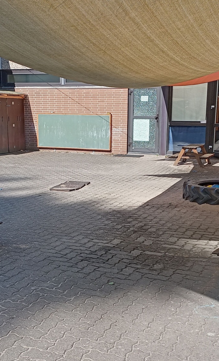 Fallschutz(fliesen) statt Pflaster(steine)