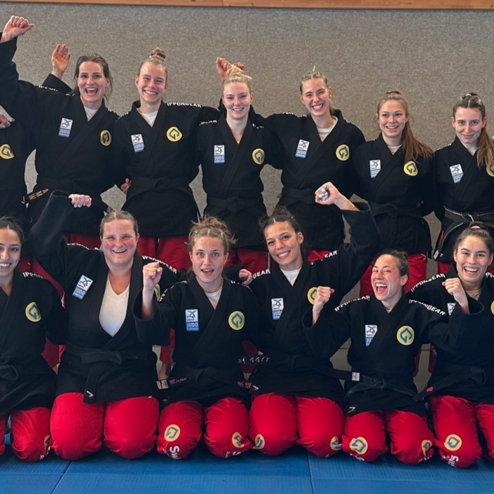 Neue Judoanzüge für Bundesliga-Team
