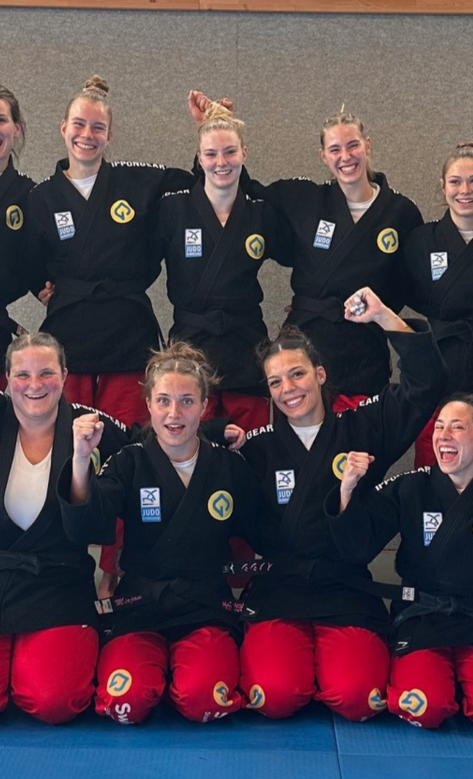 Neue Judoanzüge für Bundesliga-Team