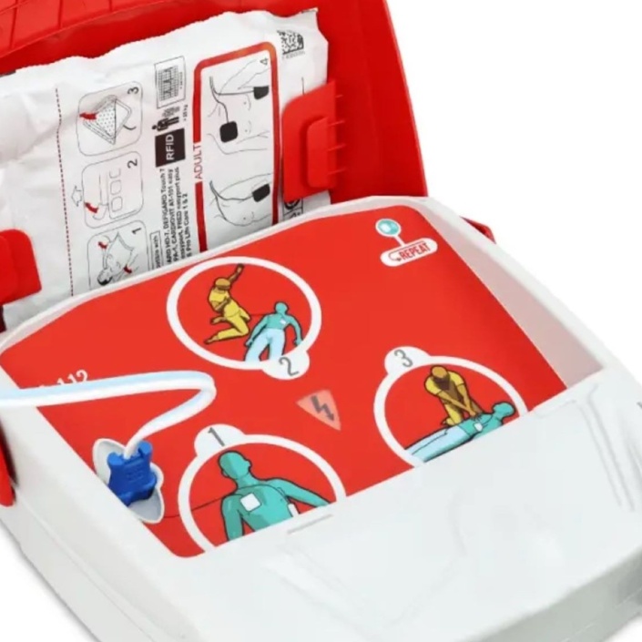 Mobiler Defibrillator für die Old Boys Resse
