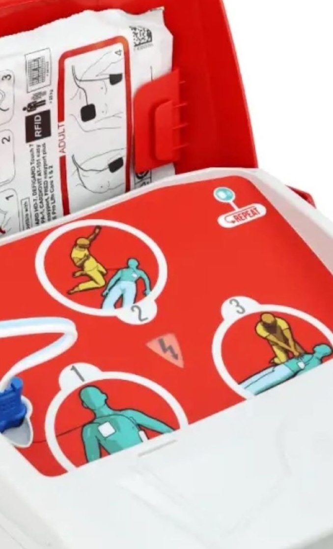 Mobiler Defibrillator für die Old Boys Resse