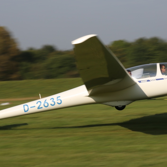 Das Schulungsflugzeug des Aeroclub benötigt ein neues Gewand