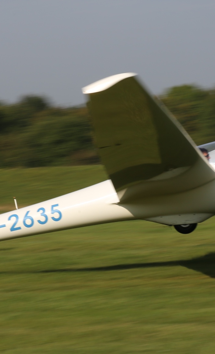 Das Schulungsflugzeug des Aeroclub benötigt ein neues Gewand