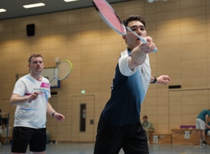 Ballgeld für die Badminton-Abteilung des TV Metjendorf