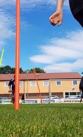 Rasenmähroboter für unseren Sportplatz