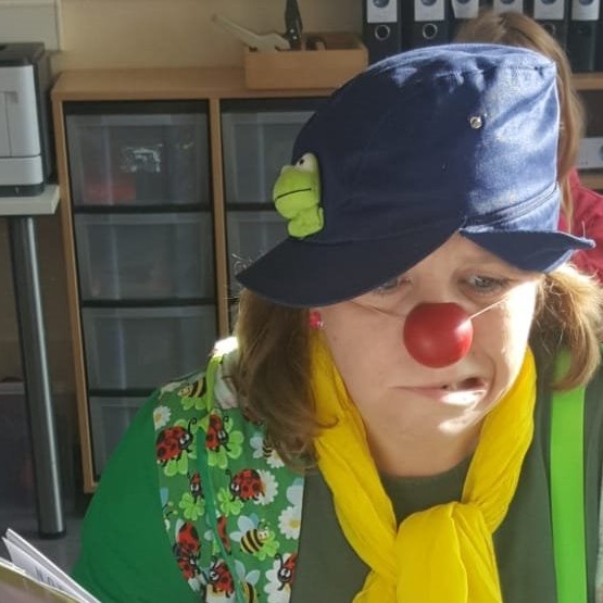 Mit Schulclowns glücklich zur Schule!
