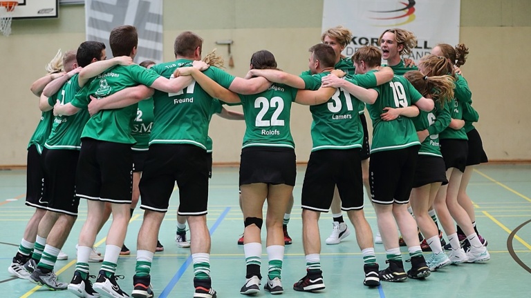 Neue Trikots für die Korfball-Jugend des TuS Schildgen