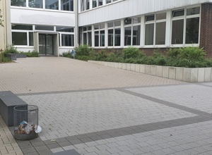 Anschaffung von Sitzgelegenheiten auf dem neu gestalteten Pausenhof