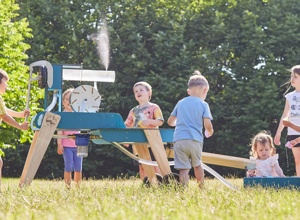 2 Wellenspieler - Nachhaltig planschen, experimentieren und Spaß haben
