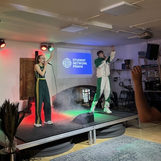 Wohnzimmerkonzert mit NGHTNDAY